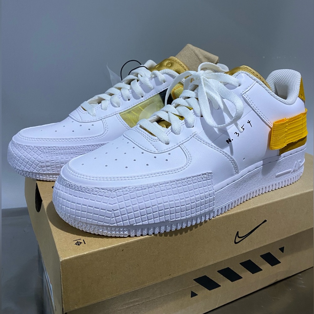 RARE NEW Nike Air Force 1 Type 'N354' - White/Gold
Size: Men’s 7 Women’s 8.5